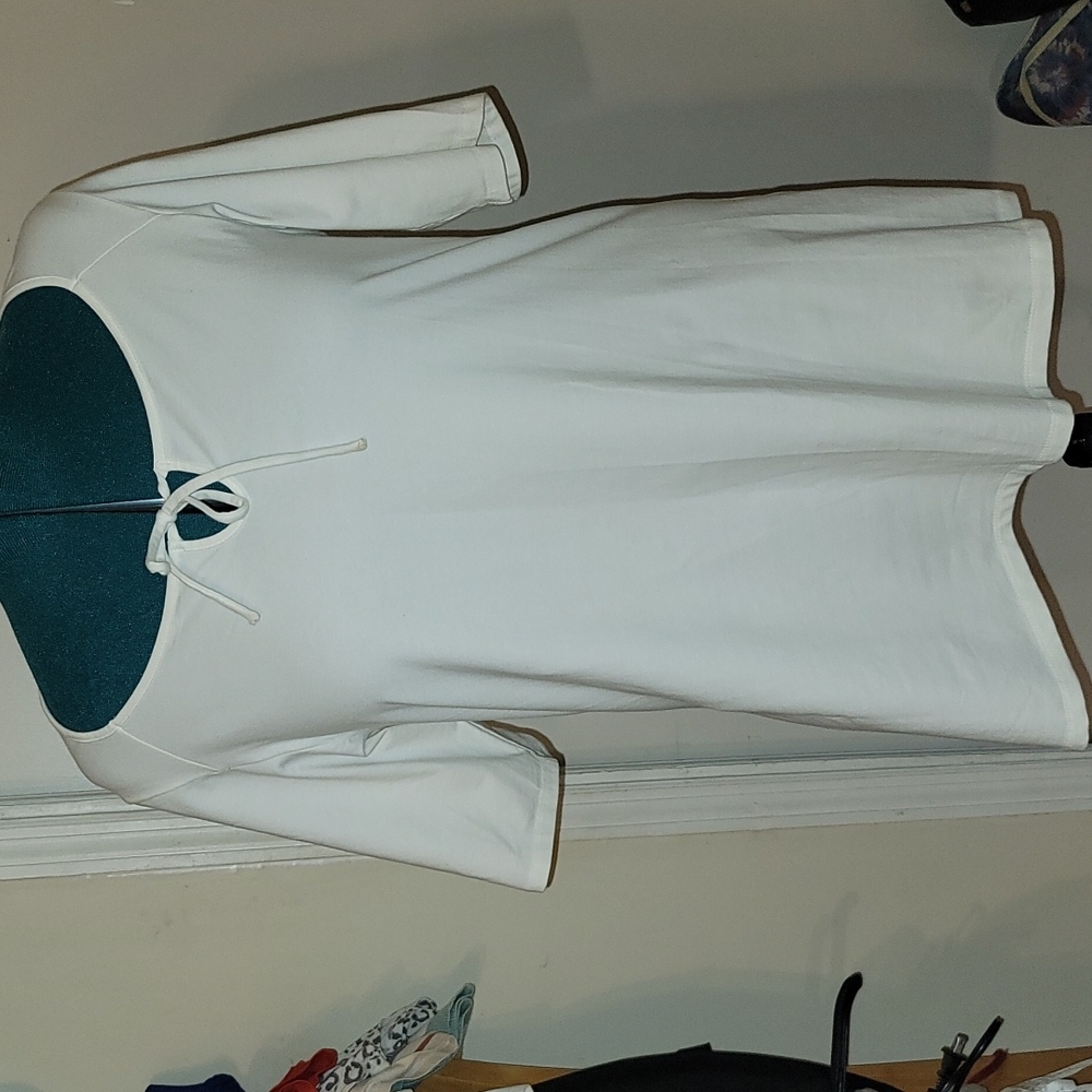 Torrid white keyhole top